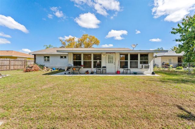 5824 WHISTLEWOOD CIRCLE, Sarasota, FL 34232