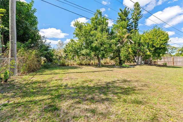 5824 WHISTLEWOOD CIRCLE, Sarasota, FL 34232