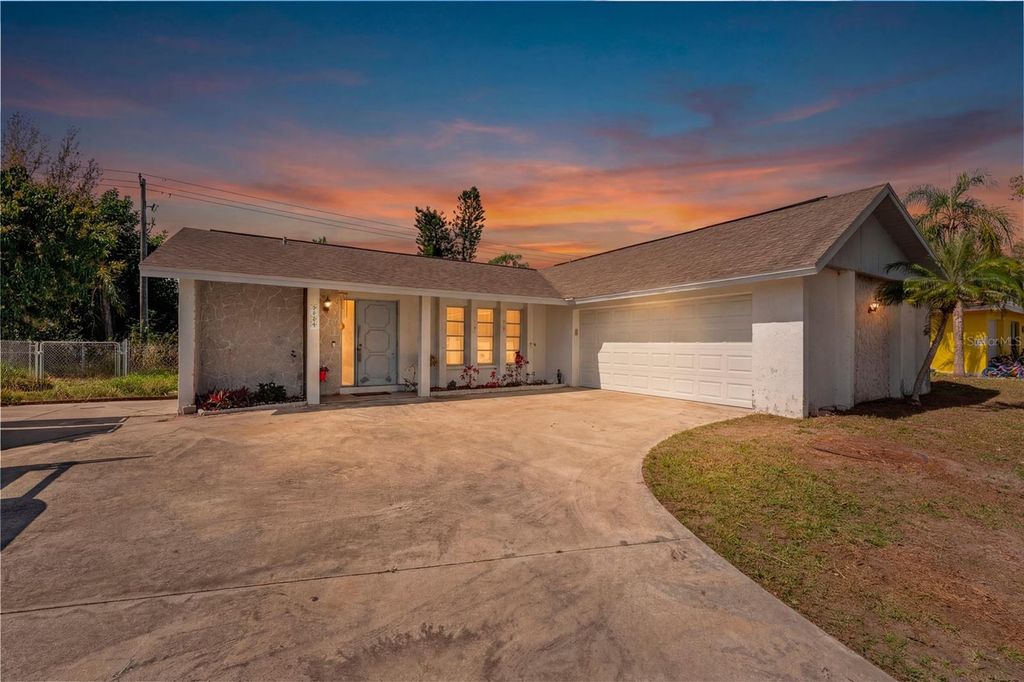 5824 WHISTLEWOOD CIRCLE, Sarasota, FL 34232