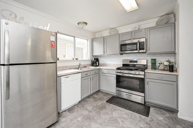 19533 Richland Springs Drive, Houston, TX 77073