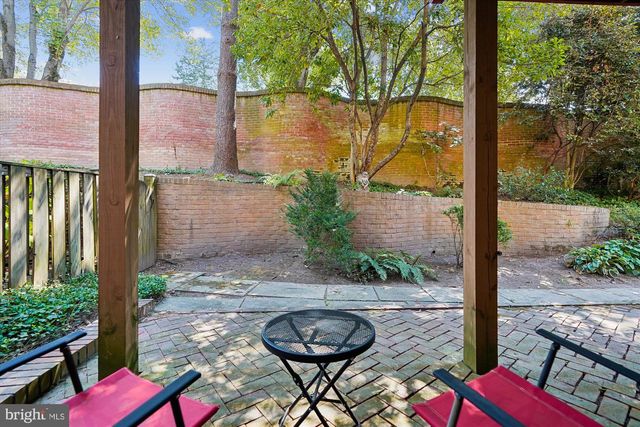 3922 N GLEBE RD, Arlington, VA 22207