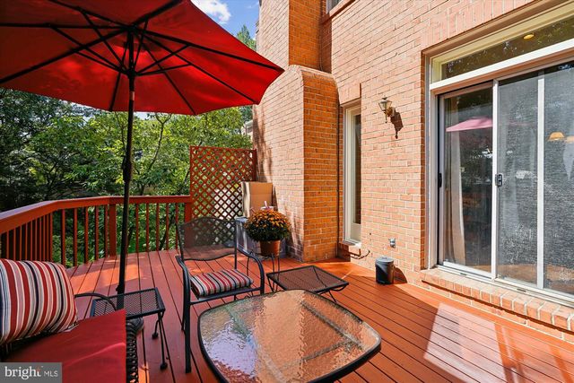 3922 N GLEBE RD, Arlington, VA 22207
