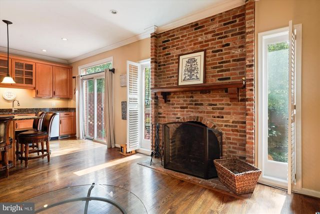 3922 N GLEBE RD, Arlington, VA 22207