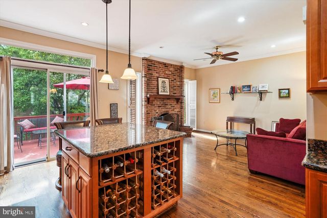 3922 N GLEBE RD, Arlington, VA 22207