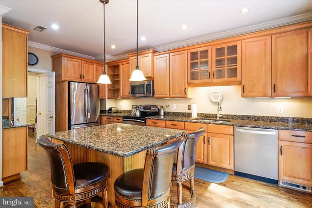 3922 N GLEBE RD, Arlington, VA 22207