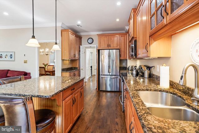 3922 N GLEBE RD, Arlington, VA 22207