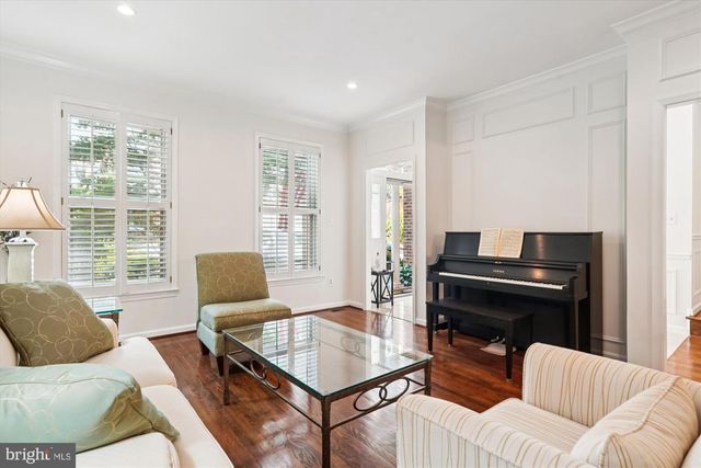 3922 N GLEBE RD, Arlington, VA 22207