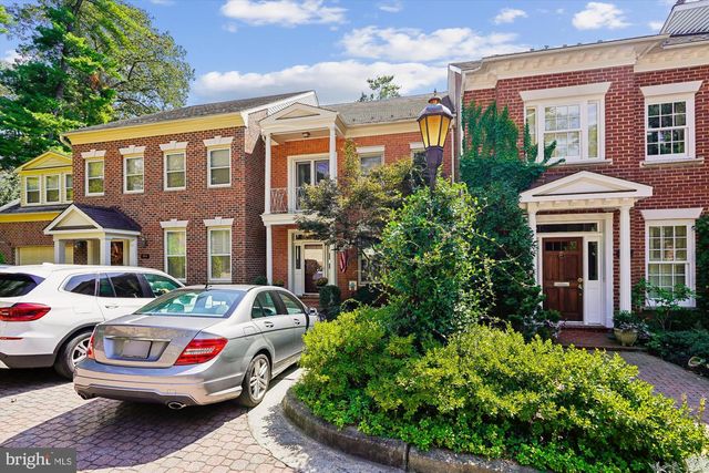 3922 N GLEBE RD, Arlington, VA 22207