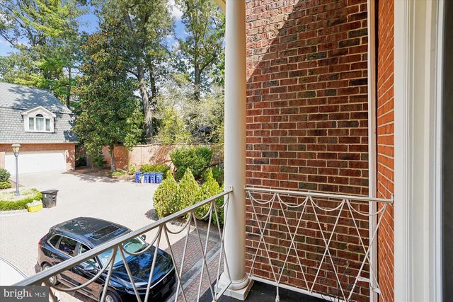 3922 N GLEBE RD, Arlington, VA 22207