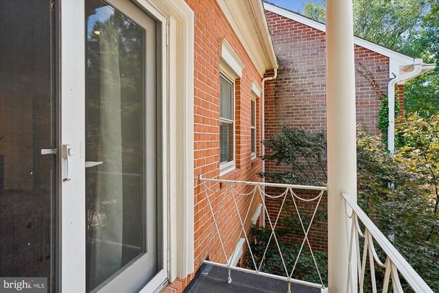 3922 N GLEBE RD, Arlington, VA 22207