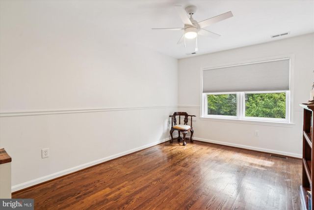 3922 N GLEBE RD, Arlington, VA 22207