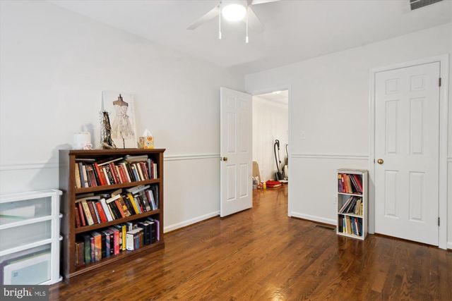 3922 N GLEBE RD, Arlington, VA 22207
