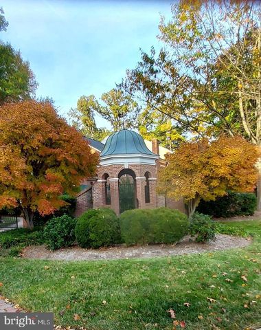 3922 N GLEBE RD, Arlington, VA 22207