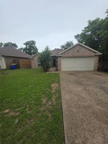 8112 Gibbs Drive, White Settlement, TX 76108