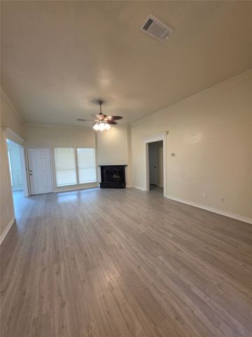8112 Gibbs Drive, White Settlement, TX 76108