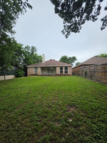 8112 Gibbs Drive, White Settlement, TX 76108