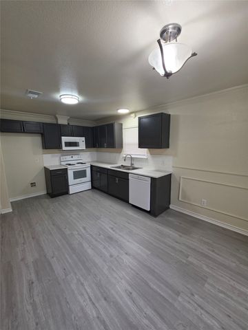 8112 Gibbs Drive, White Settlement, TX 76108