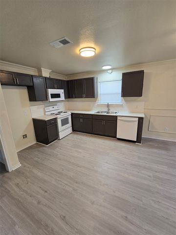 8112 Gibbs Drive, White Settlement, TX 76108