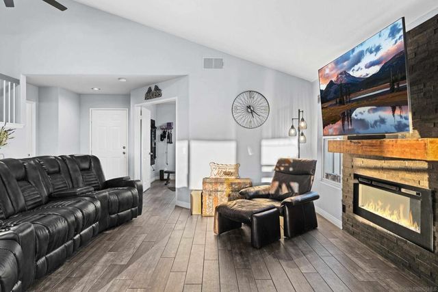 1945 Boulders Ln, Alpine, CA 91901