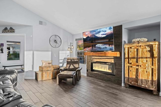 1945 Boulders Ln, Alpine, CA 91901