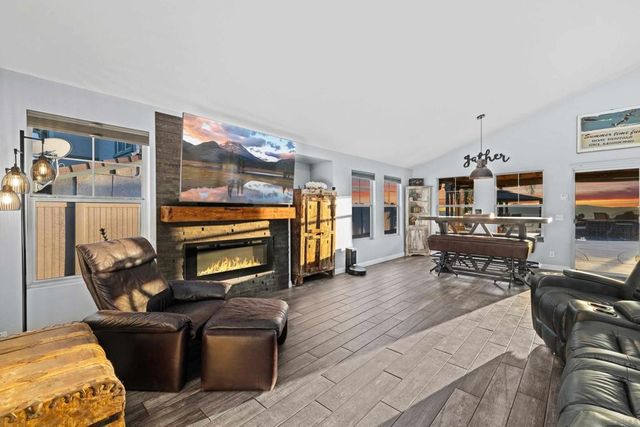 1945 Boulders Ln, Alpine, CA 91901