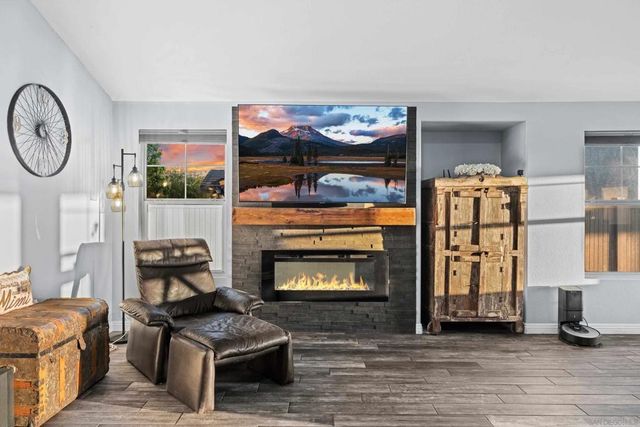 1945 Boulders Ln, Alpine, CA 91901