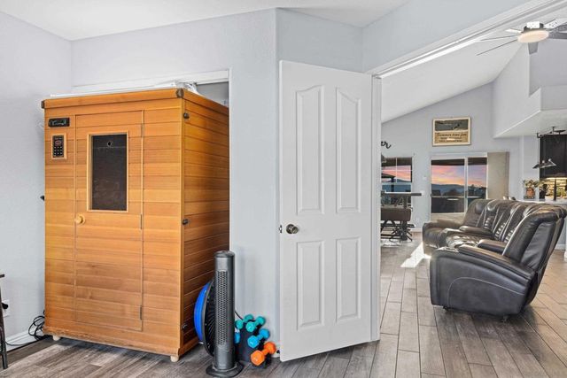 1945 Boulders Ln, Alpine, CA 91901
