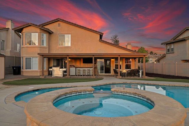 1945 Boulders Ln, Alpine, CA 91901