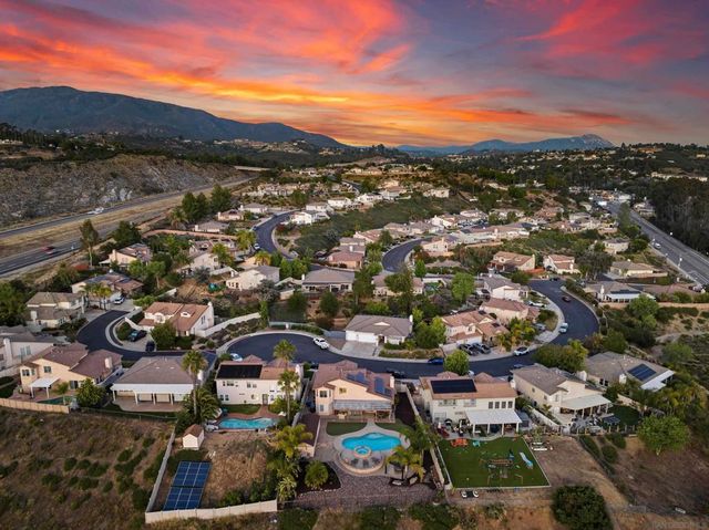 1945 Boulders Ln, Alpine, CA 91901