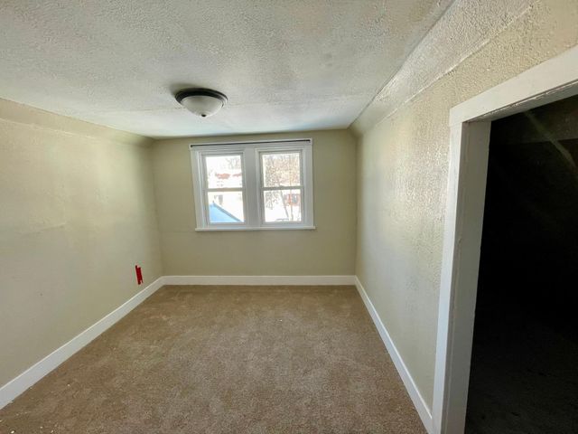 911 W Cavour Avenue, Fergus Falls, MN 56537