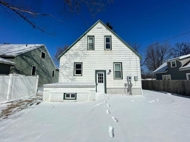 911 W Cavour Avenue, Fergus Falls, MN 56537