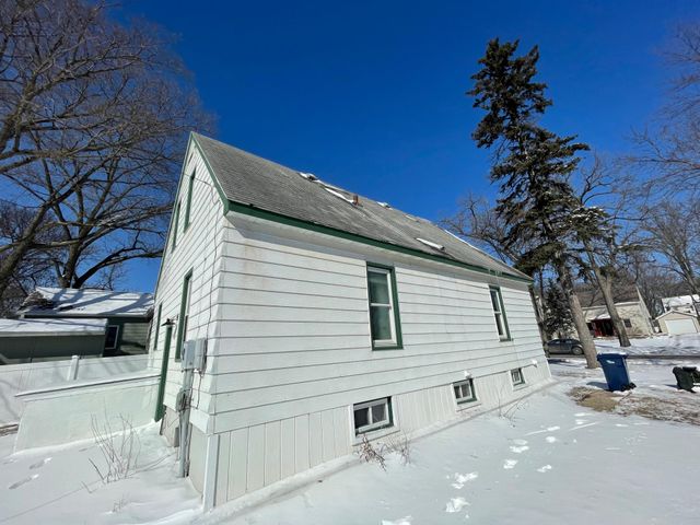 911 W Cavour Avenue, Fergus Falls, MN 56537