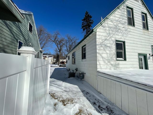 911 W Cavour Avenue, Fergus Falls, MN 56537