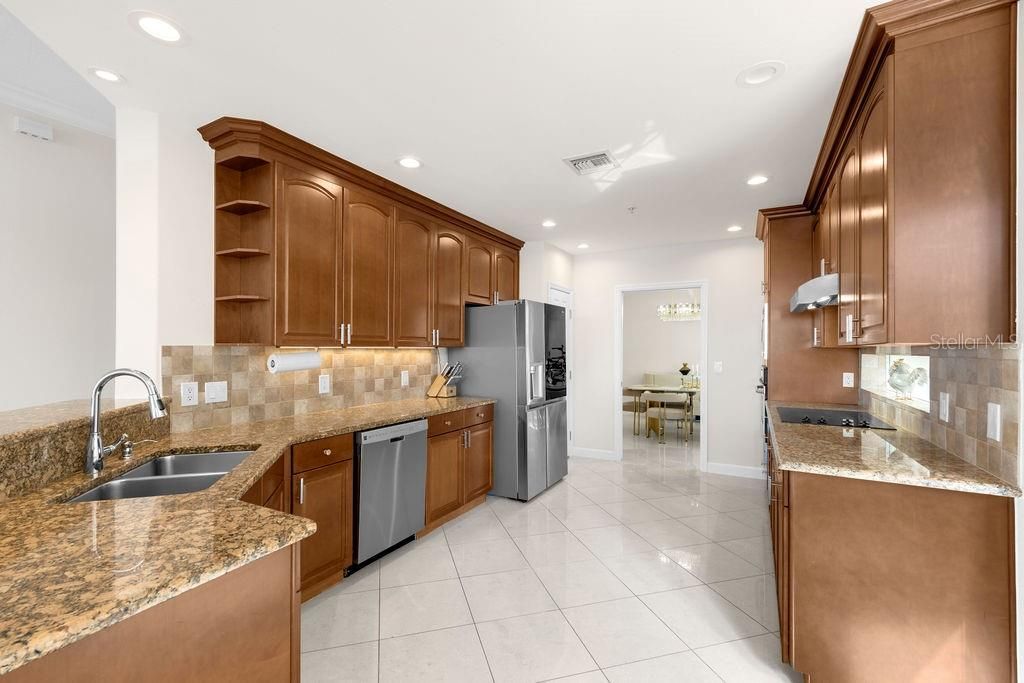Image 6 of property listing at 8749 THE ESPLANADE 1, Orlando, FL 32836