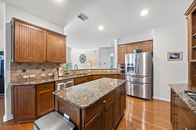 402 Bufflehead LN, Cedar Park, TX 78613