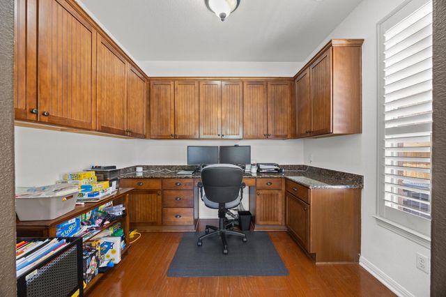 402 Bufflehead LN, Cedar Park, TX 78613