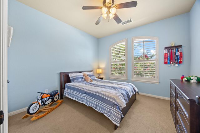402 Bufflehead LN, Cedar Park, TX 78613