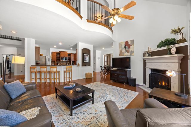 402 Bufflehead LN, Cedar Park, TX 78613