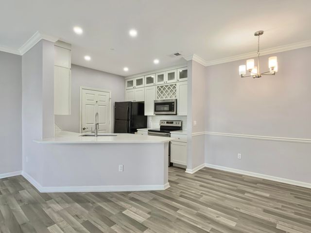 45 Sycamore Avenue 1336, Charleston, SC 29407