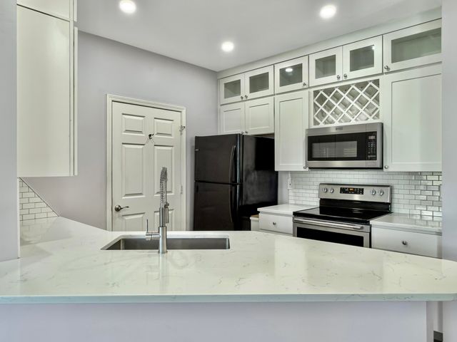 45 Sycamore Avenue 1336, Charleston, SC 29407