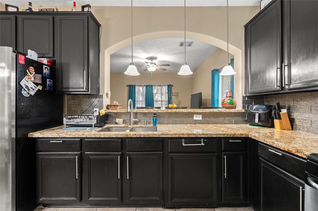 1315 Mission Drive, La Porte, TX 77571