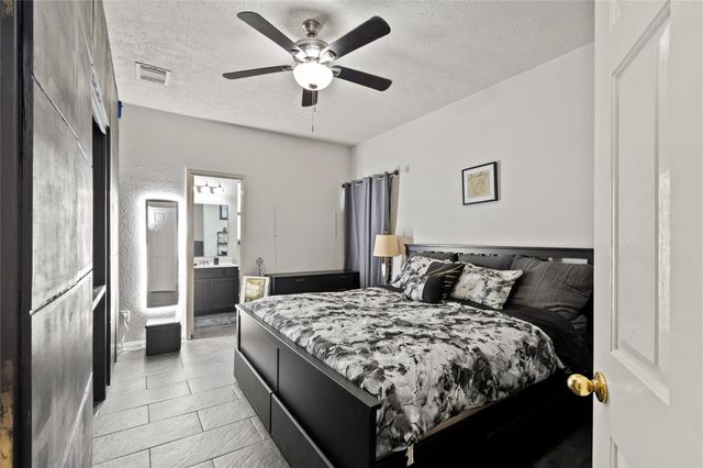 1315 Mission Drive, La Porte, TX 77571