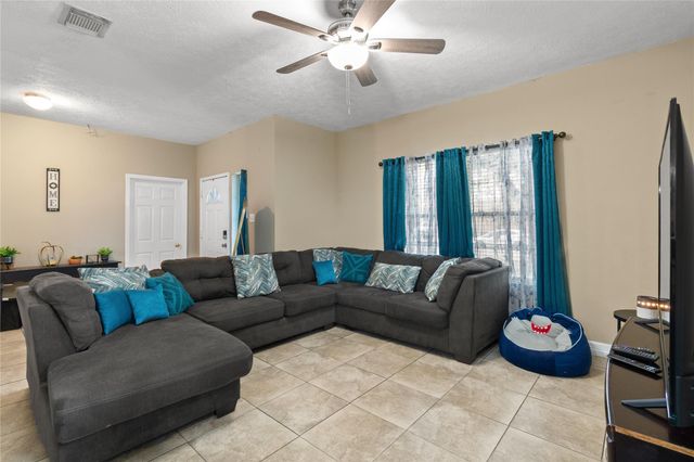 1315 Mission Drive, La Porte, TX 77571