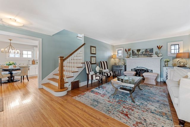 341 N Spring Avenue, La Grange Park, IL 60526