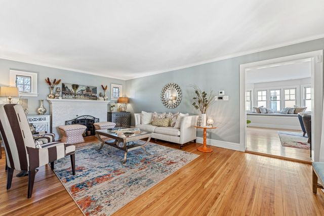 341 N Spring Avenue, La Grange Park, IL 60526