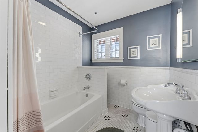 341 N Spring Avenue, La Grange Park, IL 60526