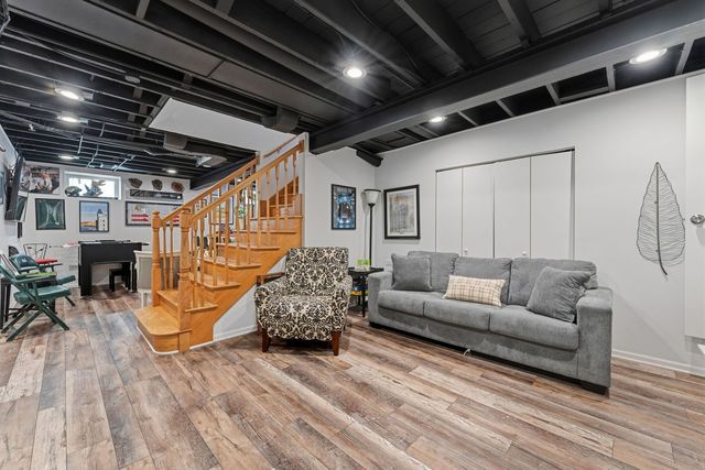 341 N Spring Avenue, La Grange Park, IL 60526