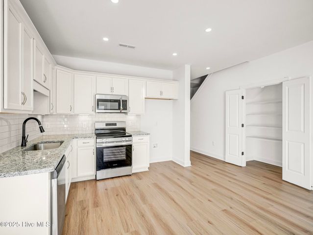 253 Townhome Lane 253, Southern Pines, NC 28387