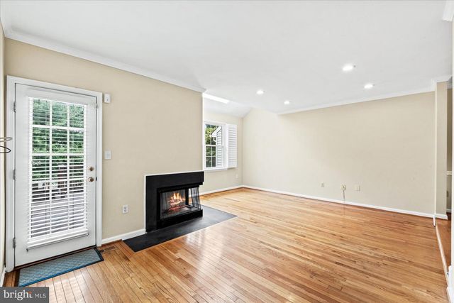 2112 HUTCHISON GROVE CT, Falls Church, VA 22043