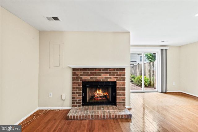 2112 HUTCHISON GROVE CT, Falls Church, VA 22043